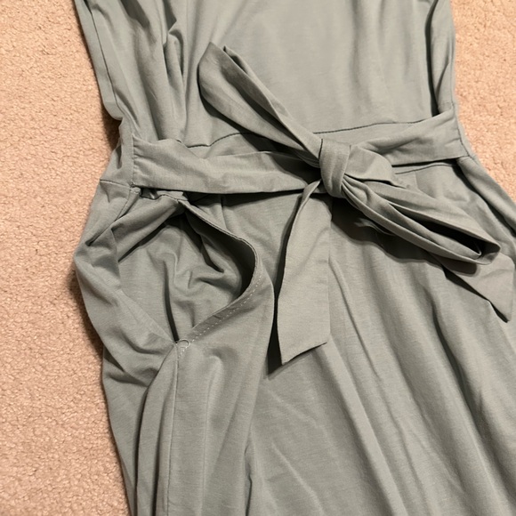 Elegant Green Midi Dress - Picture 5 of 6